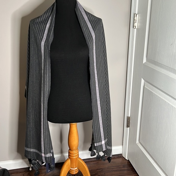 GAP Oversized Scarf/Shawl Charcoal Gray NWT - Picture 2 of 10